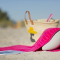 beachrelaxer Strandtuch Strandlaken Sandori Fuchsia Pink Kissen eingeschoben