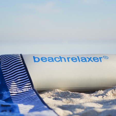 beachrelaxer Strandtuch Strandlaken Sandori gestreift blau Kissen Detail